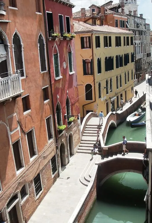 Palazzetto San Lio, Rialto Appartement Venetië Italië